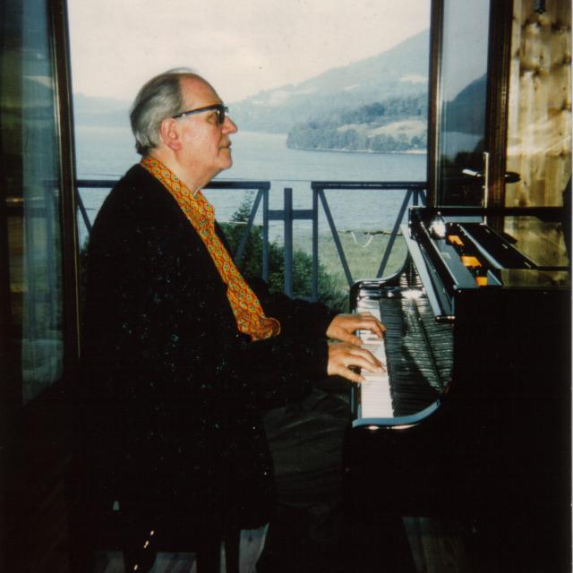 Olivier Messiaen dans sa maison de Petichet